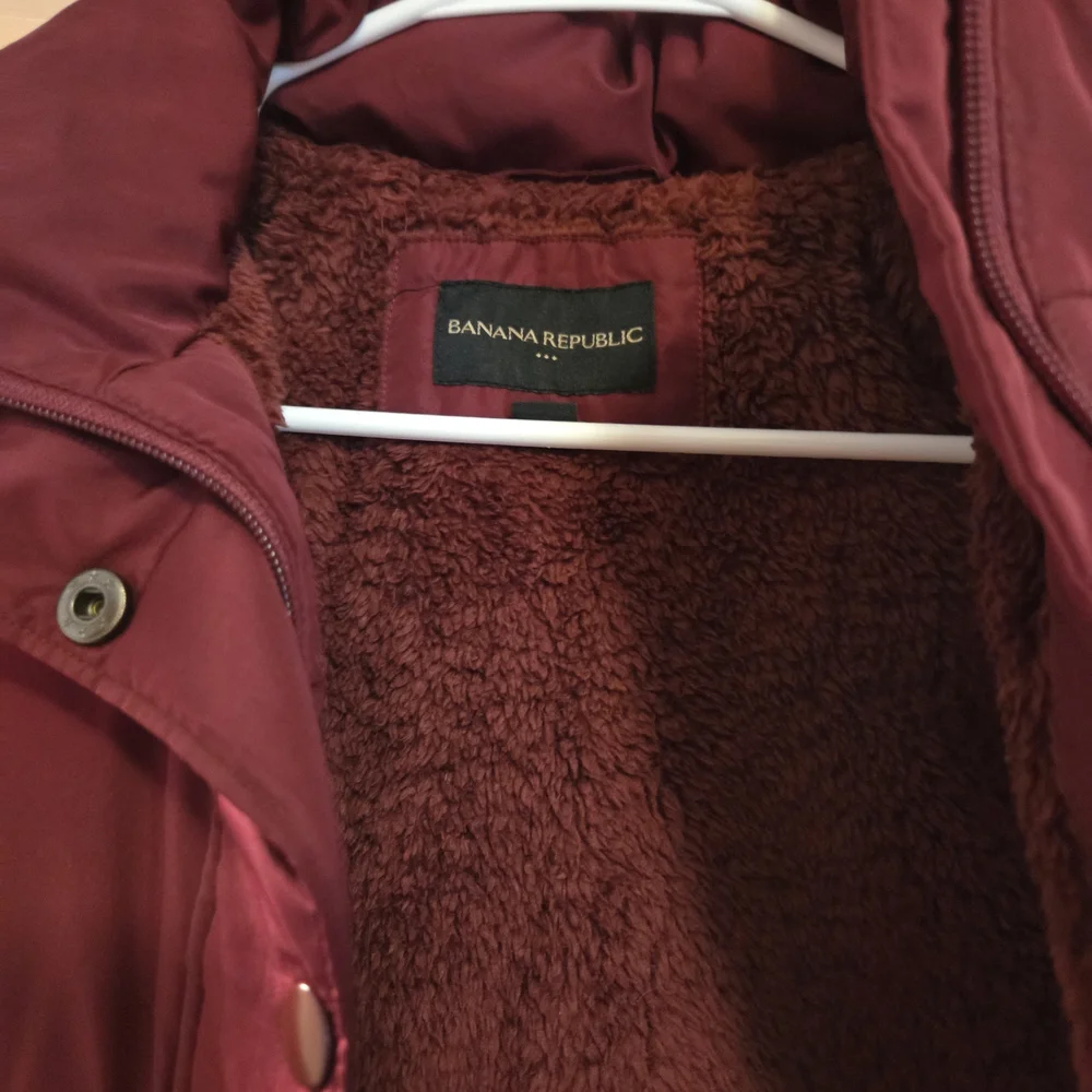 Women's Burgundy Puffer Vest - Picture 3 of 3